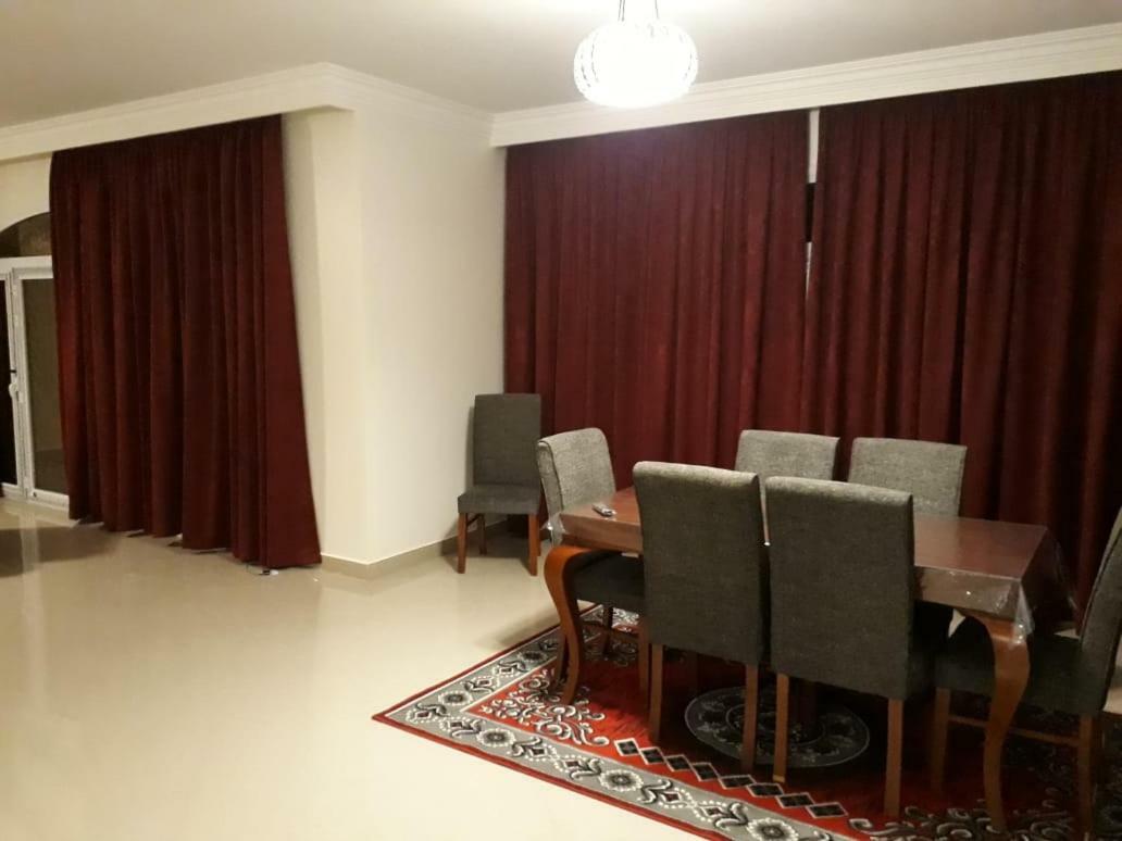 Three-bedroom Seafront Vila